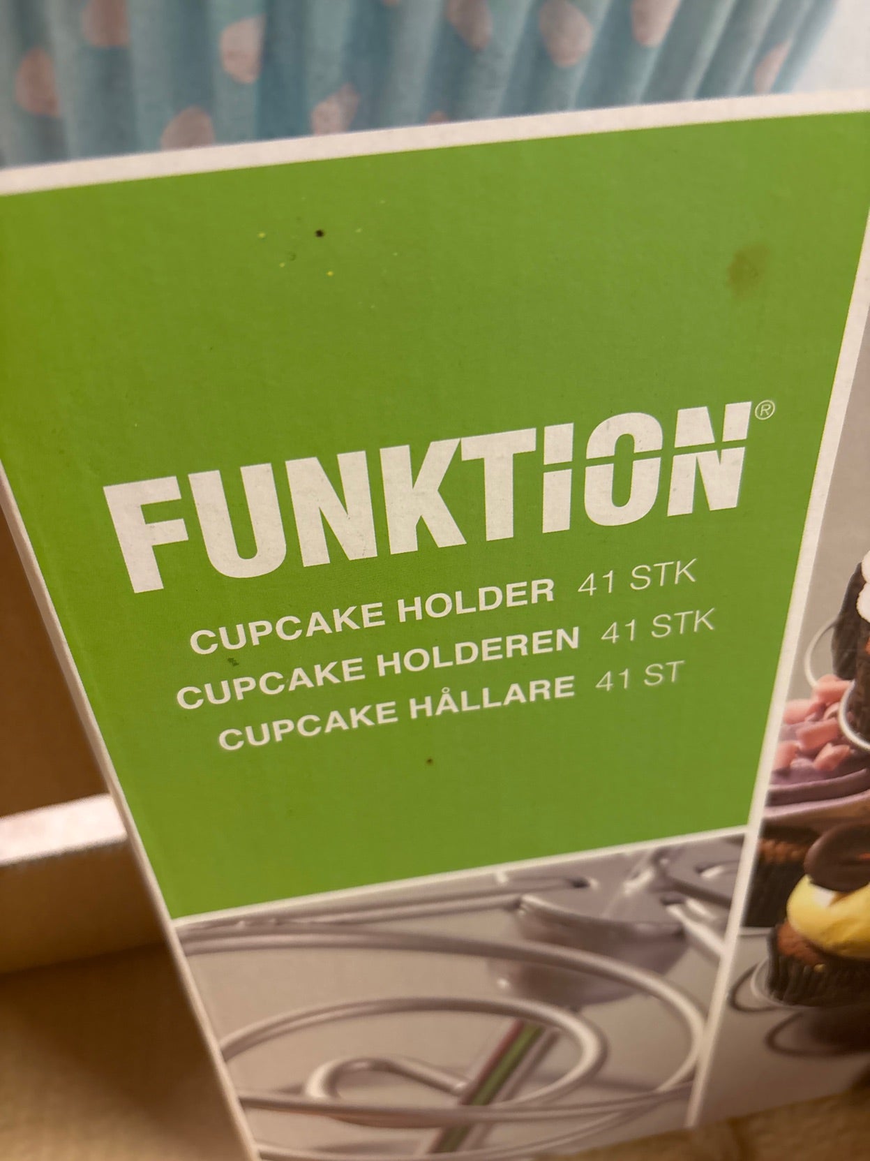 Cupcake holder